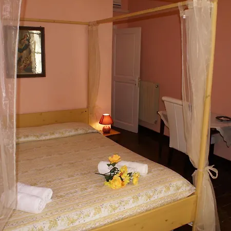 Bed & Breakfast B&B Dimora Muzio And Restaurant 3*