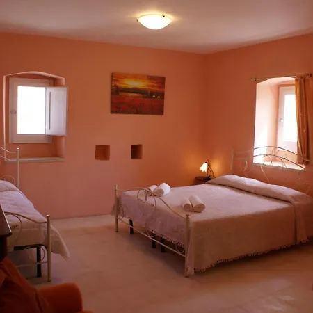 Bed & Breakfast B&B Dimora Muzio And Restaurant 3*